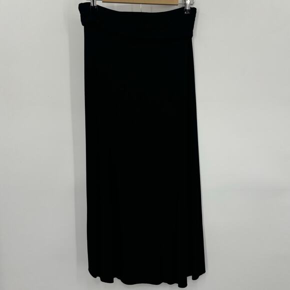 BCBG Maxazria Black Skirt with O-Ring Detail - Size Small - Picture 2 of 10